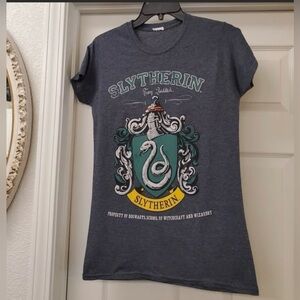 Harry Potter - Slytherin Ladies V Neck T-Shirt is a size Small.